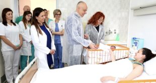 Gradonačelnik Beograda obišao prvorođene bebe u 2020. godini