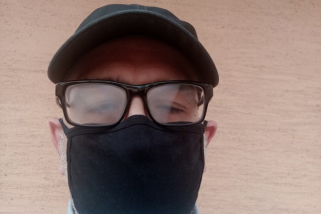 Saveti: Kako da se ne magle naočare dok nosiš masku (foto: Nenad Mandić / danubeogradu.rs)
