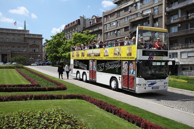 Beograd vaš domaćin: Razgledanje Beograda iz otvorenog autobusa