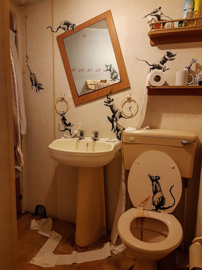 Fotografija kupatila koje je Benksi objavio na svom Instagram profilu ©BANKSY