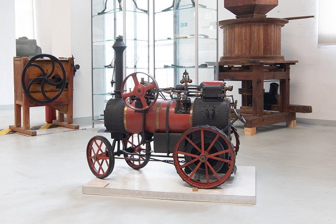 Izložbe u Beogradu: MNT - Samohodna lomomobila (foto: Muzej nauke i tehnike)