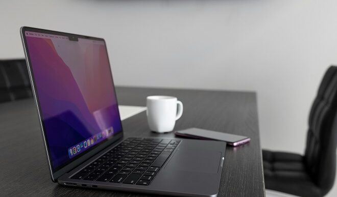 Izbor online platforme: između igre i poverenja (foto: Vizito Visitor Management System / Pexels)