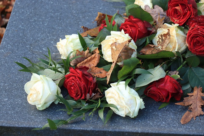 Poznate ličnosti: Preminuli (foto: DepositPhotos.com)