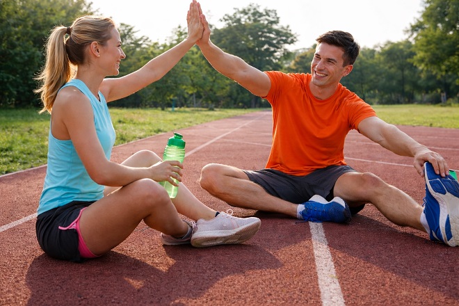 Aktivan gradski život: spoj događaja, sporta i savremenih oblika zabave (ilustracija: ChatGPT)