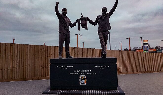 Pajtonovci u Pozorištu Beograd, a bivši pevači u Premijer ligi (foto: ratherton / DepositPhotos.com)