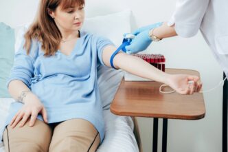 Institut za transfuziju krvi Srbije (ITKS): dobrovoljno davanje krvi (foto: DepositPhotos.com)
