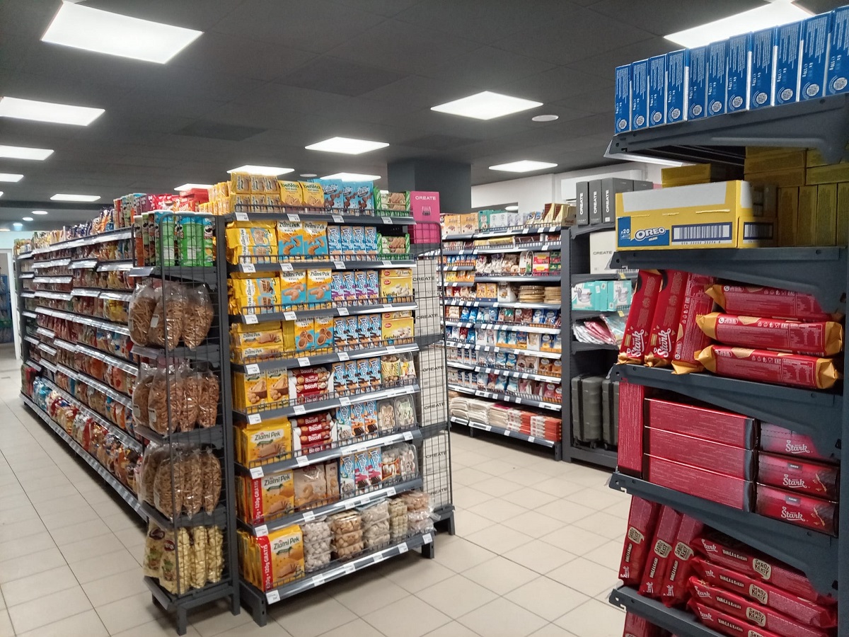 Nova prodavnica u Novom Sadu (foto: Aman)